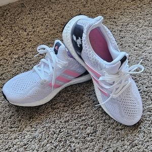 Adidas UltraBoost 5.0 DNA White Pink Black Running Sneakers HP2479 Size 8.5
